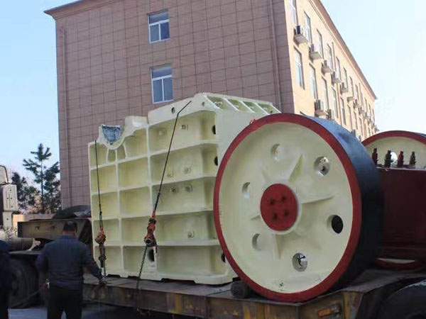 天津無塵重錘破碎機設計案例