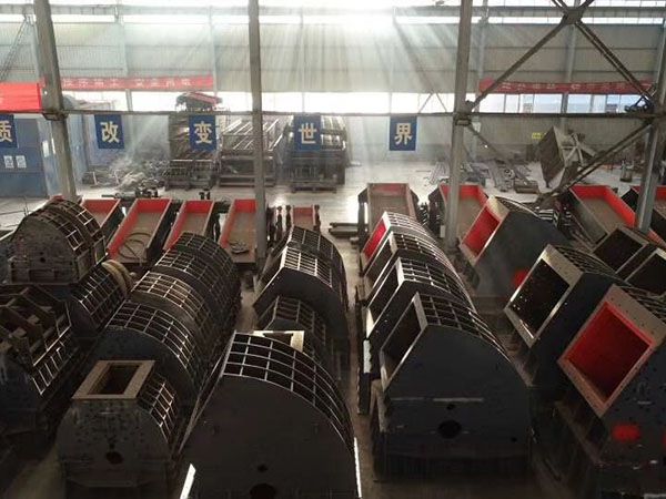 貴州長沙移動(dòng)破碎機(jī)圖片