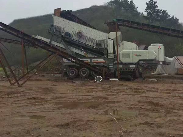 新疆斗式移動破碎機參數