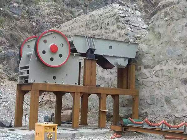 山東自制重錘破碎機(jī)設(shè)計案例