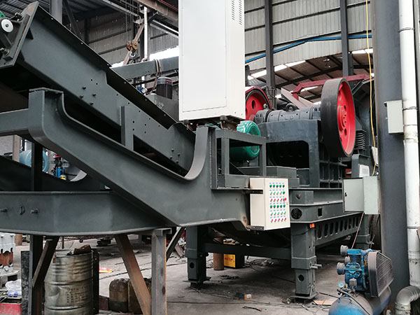 上海簡易移動破碎機移動破碎