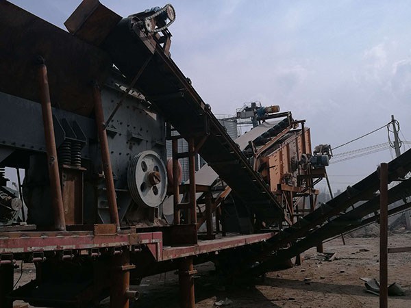 內(nèi)蒙古輪式重錘破碎機(jī)機(jī)械設(shè)備