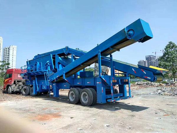 廣西中型移動破碎機工作視頻