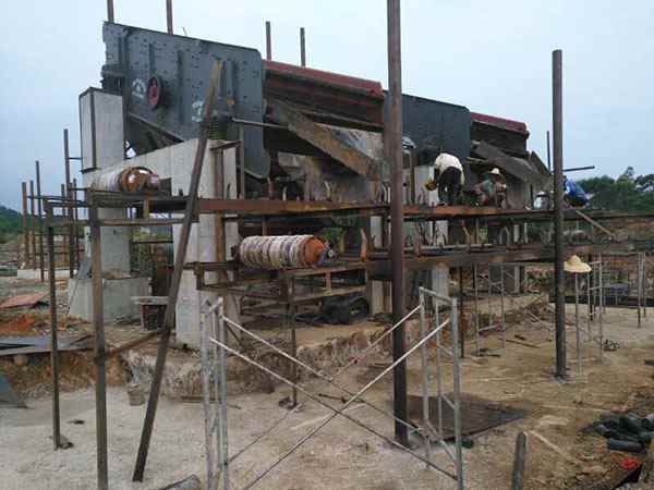 山東石塊移動破碎機如何