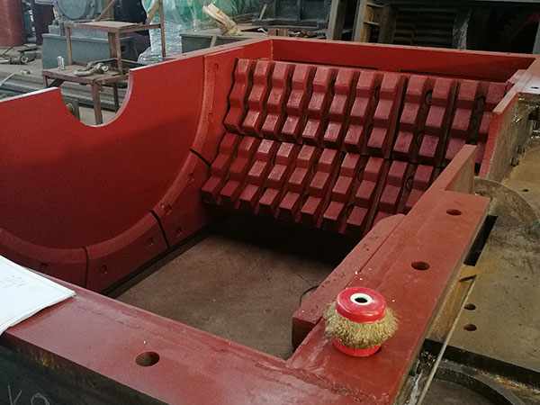 山西移動碎石機重錘破碎機報價